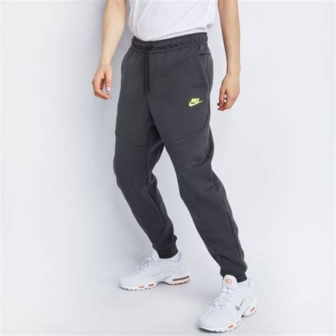 nike tech fleece dames zwart|Nike tech heren broeken.